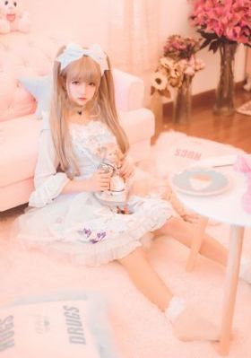 日韩女装专卖店_720电影完整版在线观看